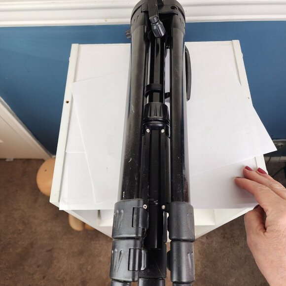 Black Level Stand Tripod Adjustable - Picture 6 of 7